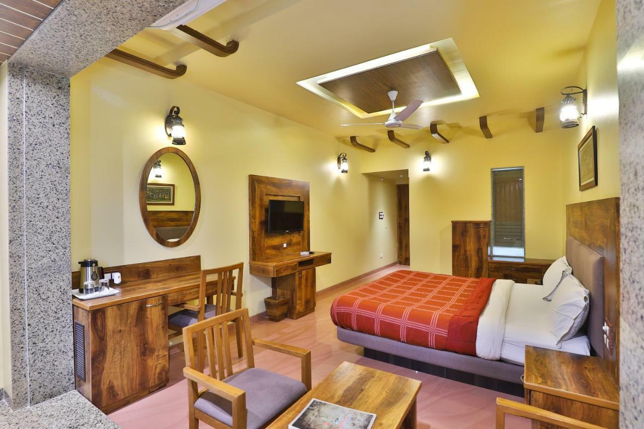 Palette - Hotel Ocean Inn Daman Luaran gambar