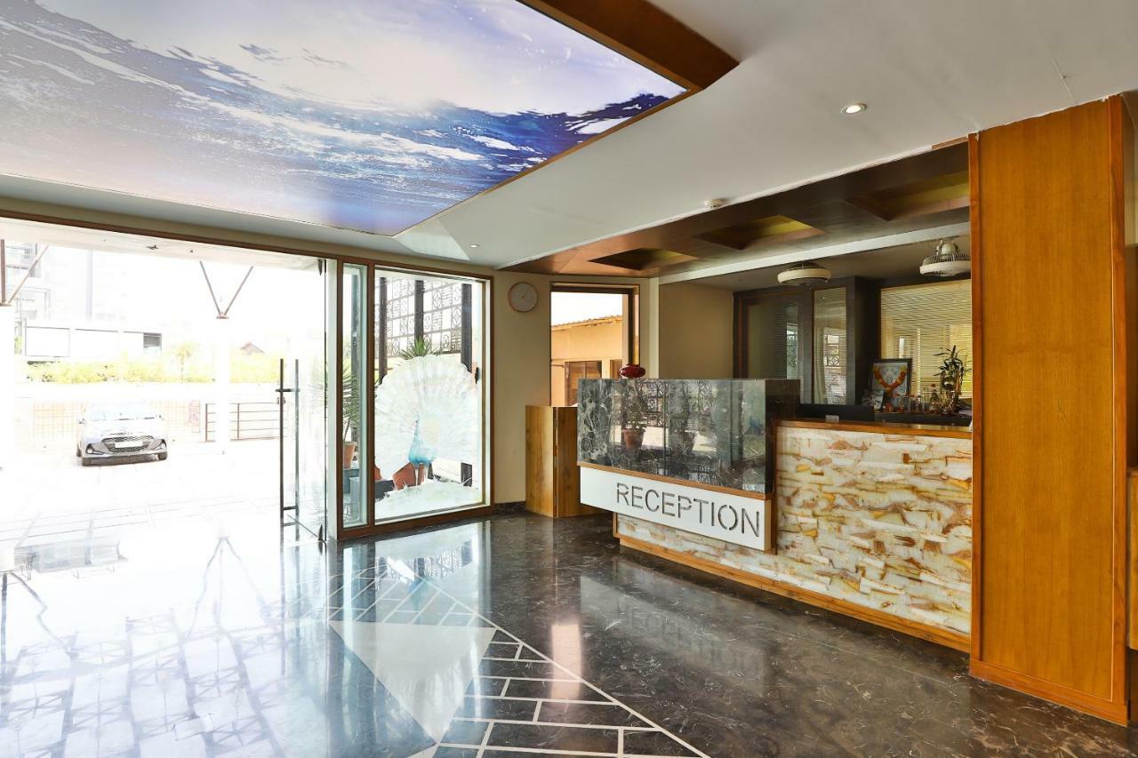 Palette - Hotel Ocean Inn Daman Luaran gambar
