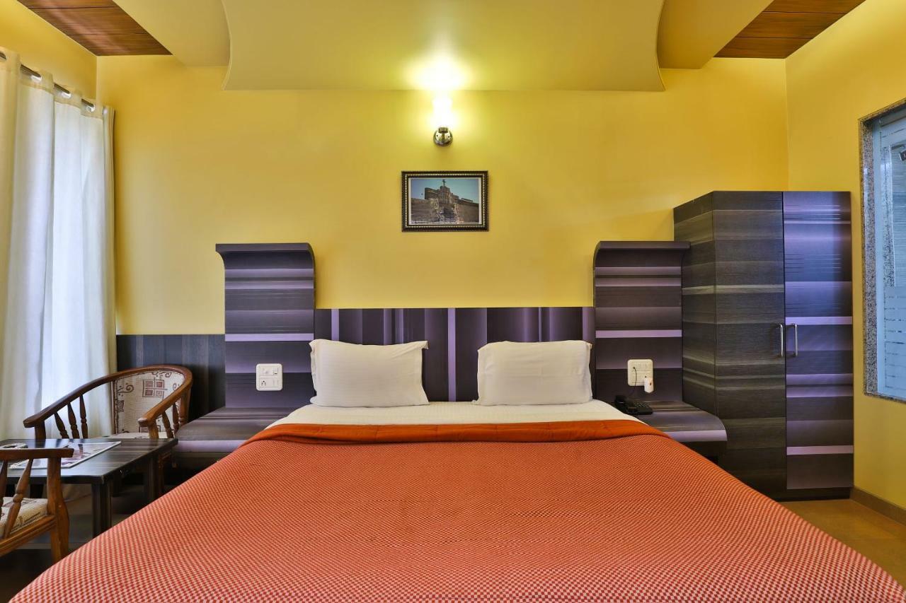 Palette - Hotel Ocean Inn Daman Luaran gambar